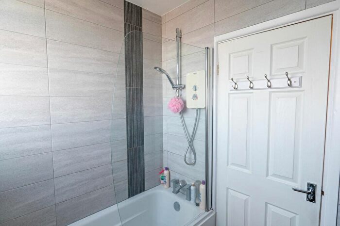 2 Bedroom Semi-Detached House For Sale In Warminster Road, Sheffield, S8