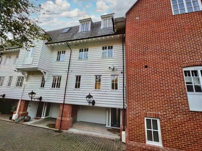 4 Bedroom Mews To Rent In Paper Mill Lane, IP8