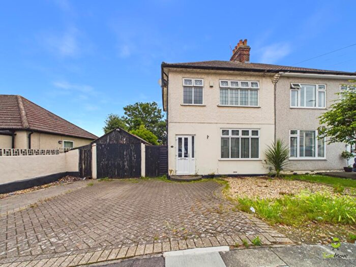 3 Bedroom Semi Detached House For Sale In Orchard Avenue, Belvedere, Kent, DA17