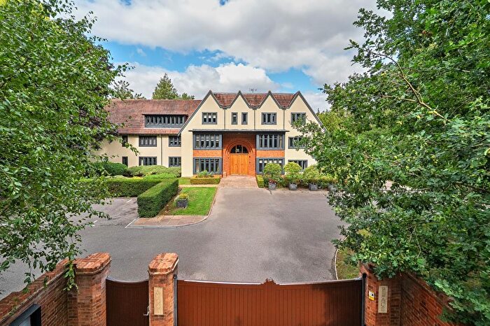2 Bedroom Flat For Sale In Ascot, Berkshire, SL5