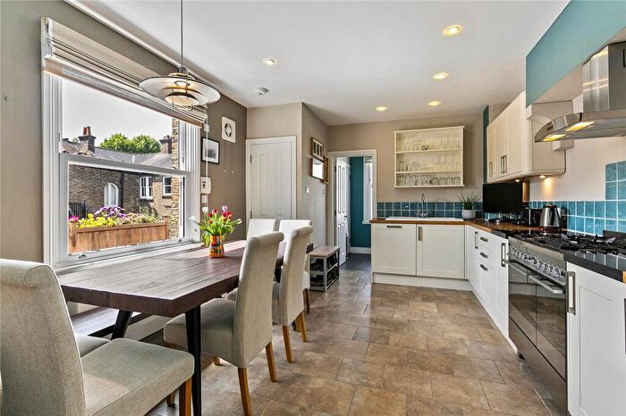 2 Bedroom Maisonette For Sale In Second Avenue, East Sheen, SW14