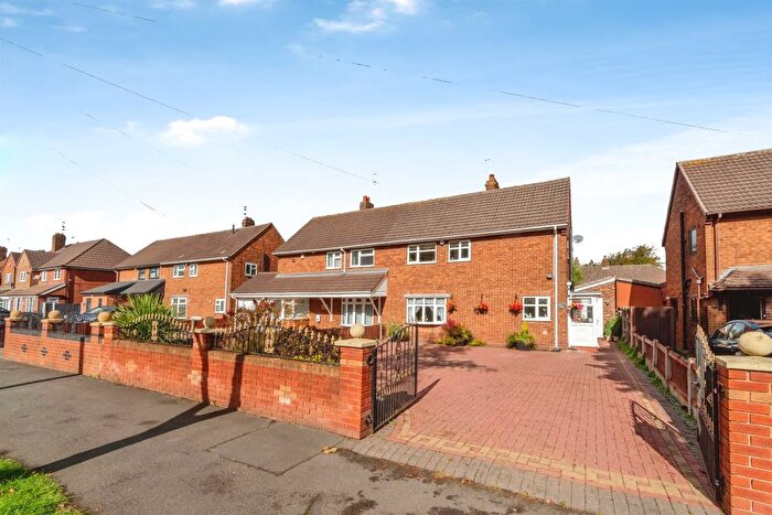 3 Bedroom Semi-Detached House For Sale In Woden Road South, Wednesbury, WS10