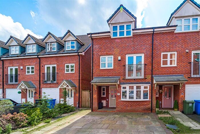 4 Bedroom End Of Terrace House For Sale In Duxbury Gardens, Chorley, PR7