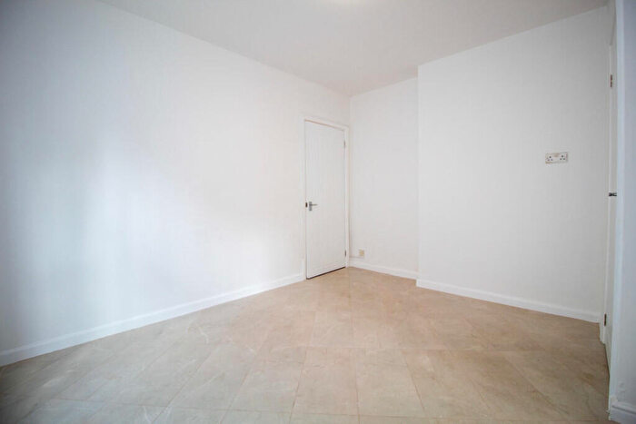 1 Bedroom Flat To Rent In Vale Road, Colwick, Nottingham, NG4