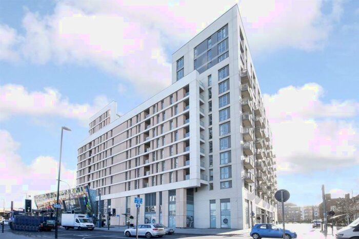 2 Bedroom Flat To Rent In Loampit Vale, London, SE13