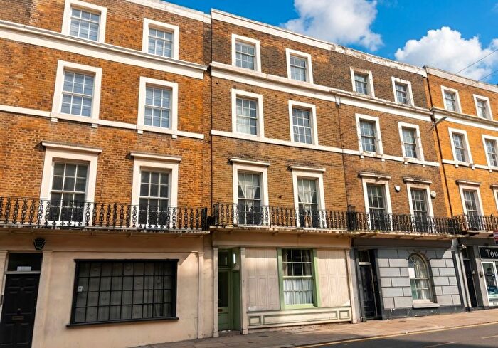 1 Bedroom Flat For Sale In C Harmer Street, Gravesend, Kent, DA12