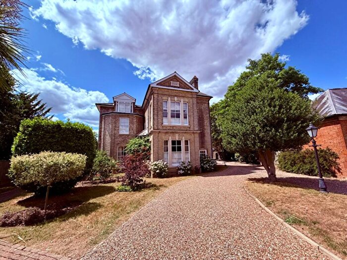 2 Bedroom Apartment To Rent In Baddow Court, Chelmsford, CM2