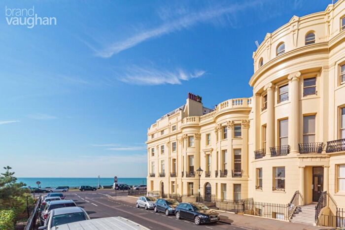 2 Bedroom Flat To Rent In Brunswick Square, Hove, BN3