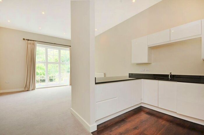 2 Bedroom Flat To Rent In Gresham Park Road, Old Woking, Woking, GU22