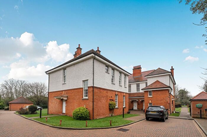 2 Bedroom Flat For Sale In Grove Close, Crossness House Grove Close, KT19