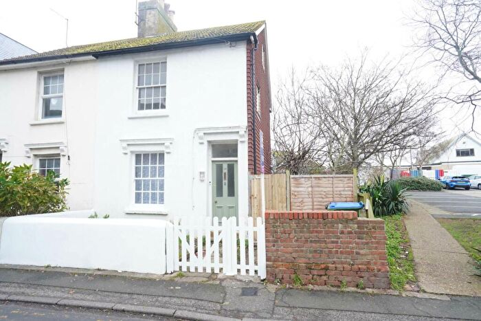 2 Bedroom Semi-Detached House For Sale In Chapel Street, Newhaven, BN9