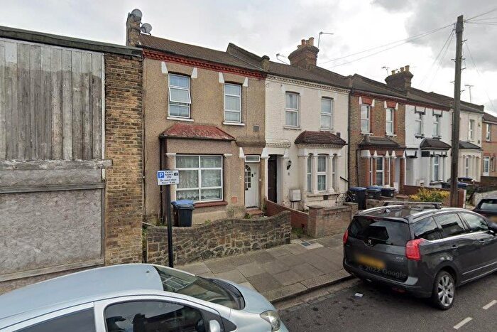 1 Bedroom Flat To Rent In Cornwall Road, Edmonton, N18