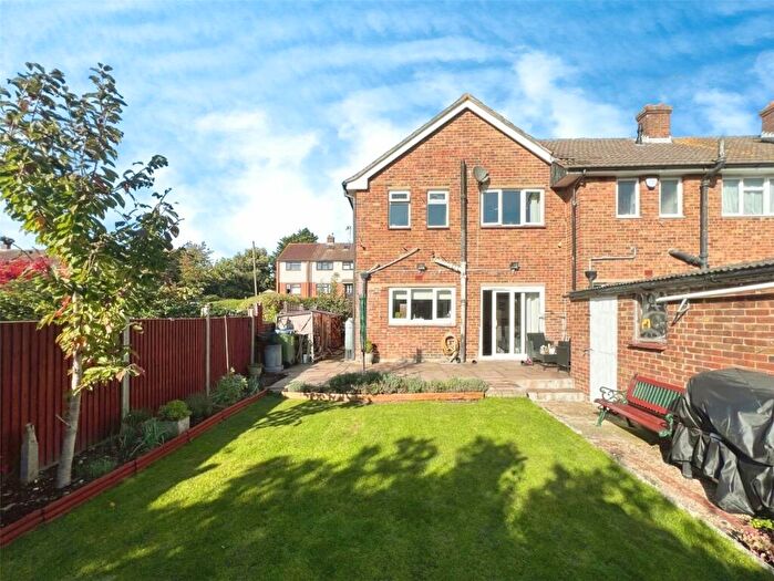 3 Bedroom End Of Terrace House For Sale In Fens Way, Swanley, Kent, BR8