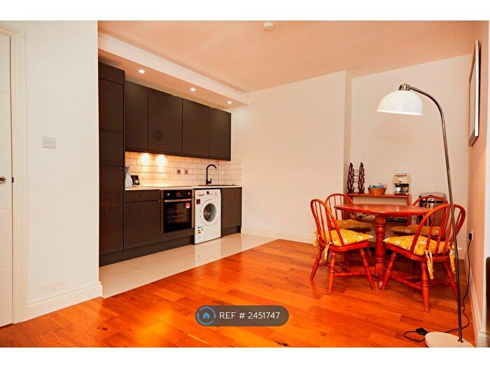 1 Bedroom Flat To Rent In Elmfield Road, Bromley, BR1