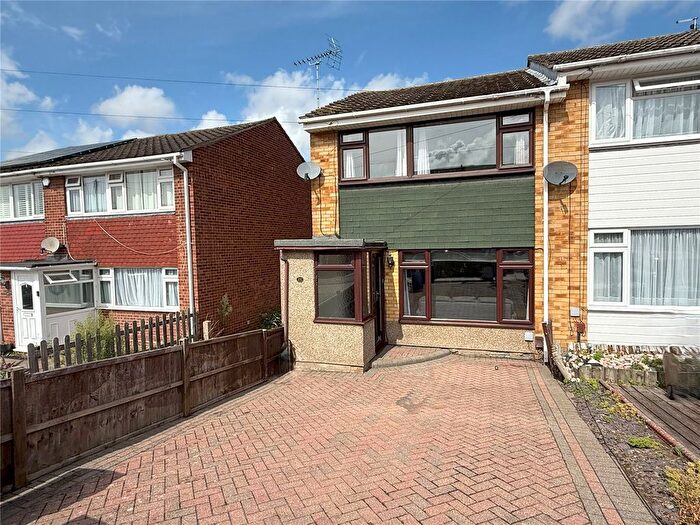 3 Bedroom End Of Terrace House To Rent In Edinburgh Avenue, Corringham, Essex, SS17