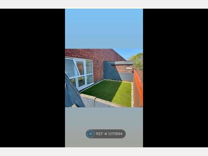 1 Bedroom Flat To Rent In Haywards Croft, Greenleys, Milton Keynes, MK12