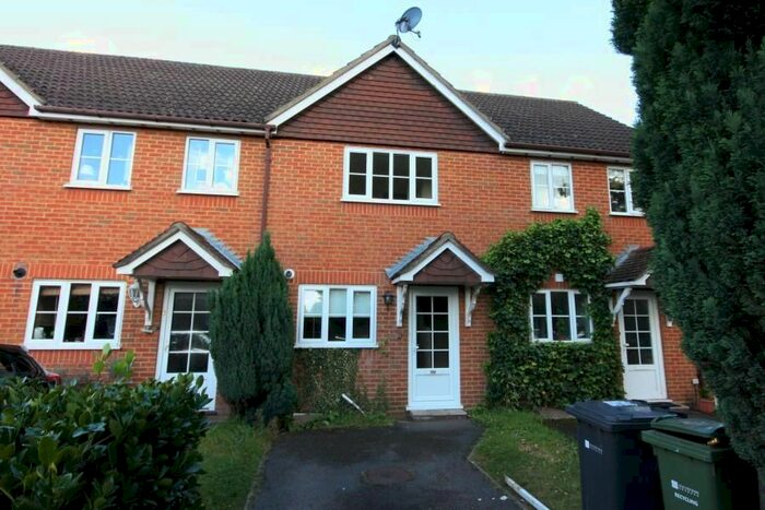 2 Bedroom Terraced House To Rent In Pound Field, Guildford, GU1