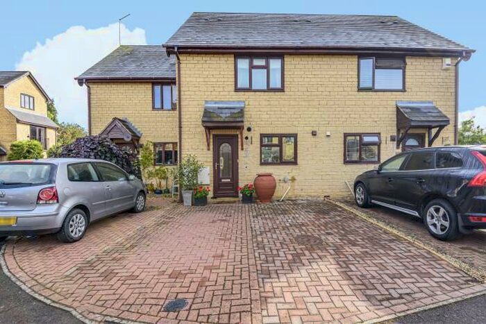 3 Bedroom Terraced House To Rent In Victoria Court, Bicester, OX26