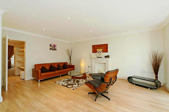 2 Bedroom Flat To Rent In Gloucester Terrace, London, W2