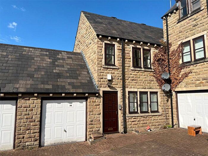 2 Bedroom Flat For Sale In Olivia Court, Chester Road, Boothtown, Halifax, HX3