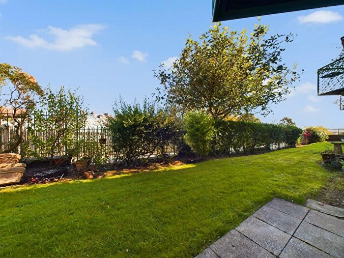 1 Bedroom Apartment For Sale In Oxford Street, Tynemouth, NE30