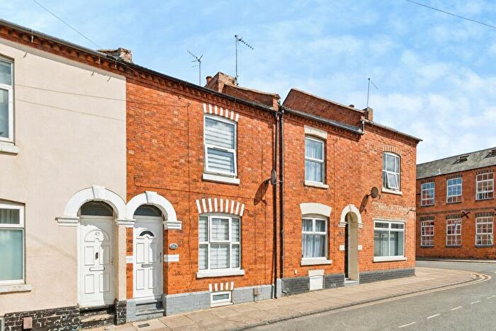 2 Bedroom Terraced House For Sale In Robert Street, Northampton, Northamptonshire, NN1