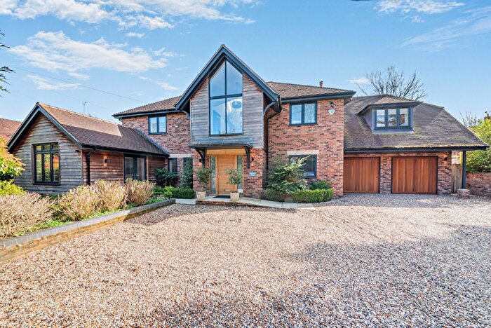 4 Bedroom Detached House For Sale In Green Lane, Pangbourne, Berkshire, RG8