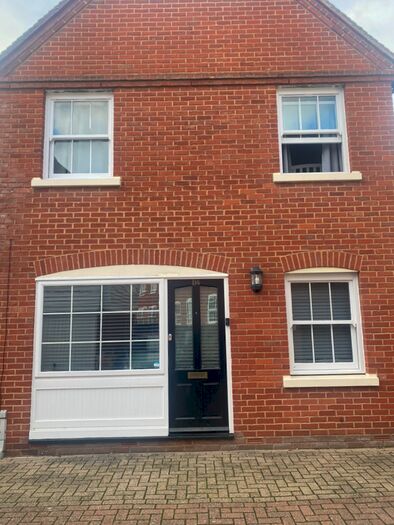 3 Bedroom Terraced House To Rent In Station Road West, Canterbury, CT2