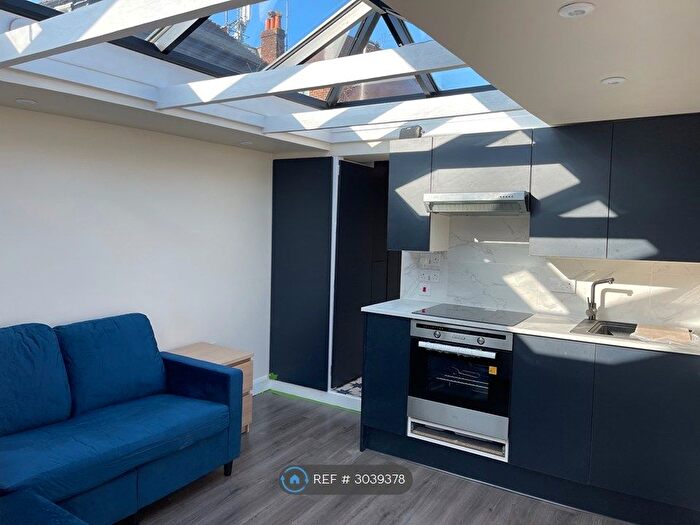 Studio To Rent In Dover Street, Canterbury, CT1