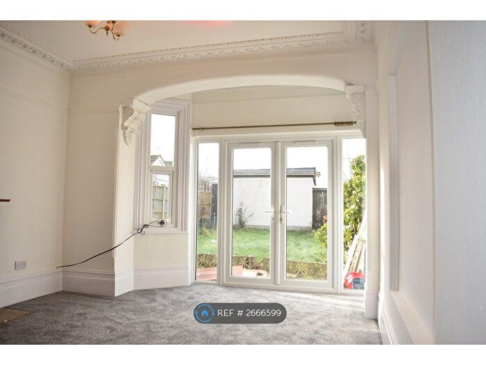 2 Bedroom Flat To Rent In Boston Avenue, Southend-On-Sea, SS2