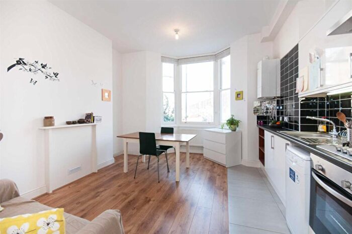1 Bedroom Flat To Rent In Tufnell Park Road, Tufnell Park, N7