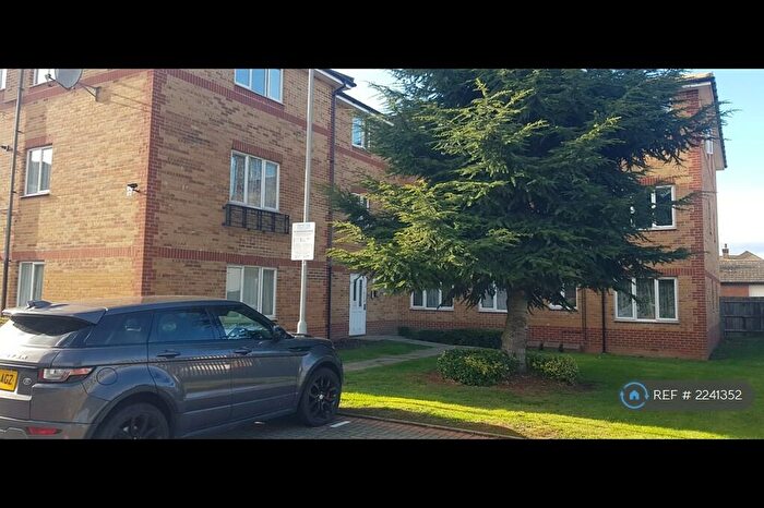 2 Bedroom Flat To Rent In Orchid Close, Luton, LU3