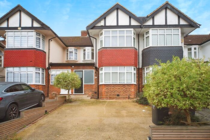 3 Bedroom Detached House For Sale In Empire Avenue, London, N18