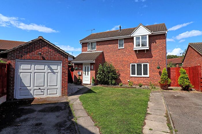 4 Bedroom Detached House For Sale In Wayfaring Green, Grays, RM17