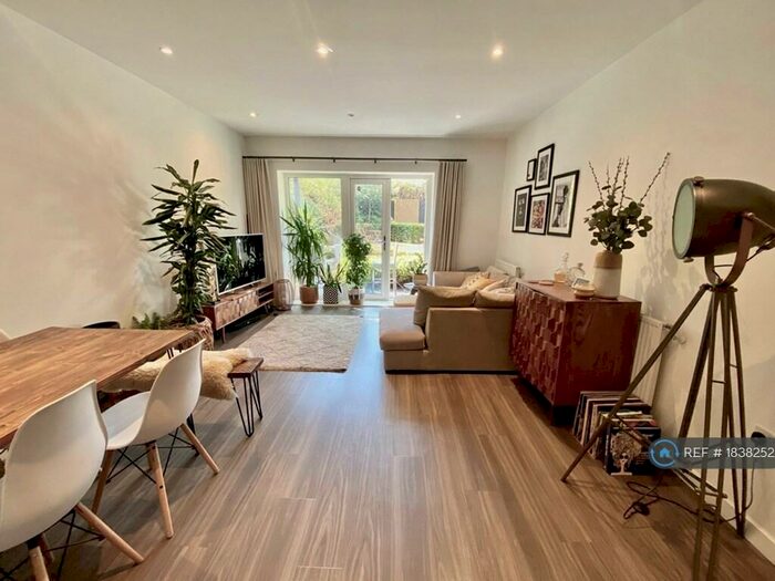 2 Bedroom Flat To Rent In Old Devonshire Road, London, SW12