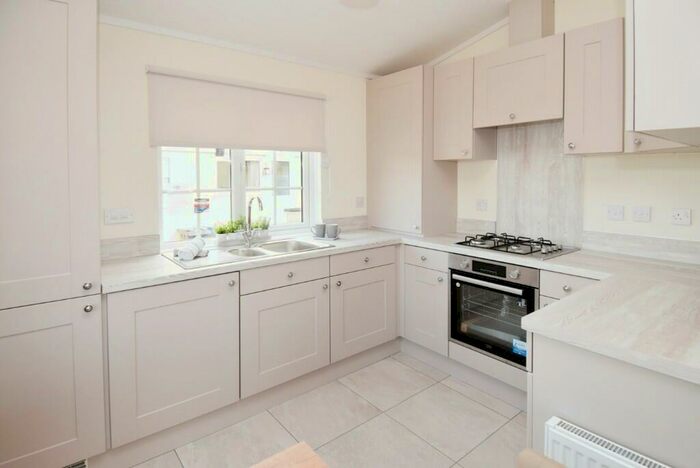 2 Bedroom Park Home For Sale In Bungalow Park, Amesbury, SP4