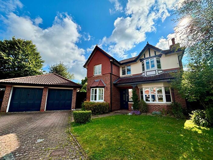 4 Bedroom Detached House For Sale In Sandington Drive, Cuddington, Northwich, CW8