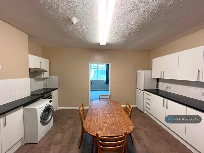 4 Bedroom Maisonette To Rent In Stokes Croft, Bristol, BS1