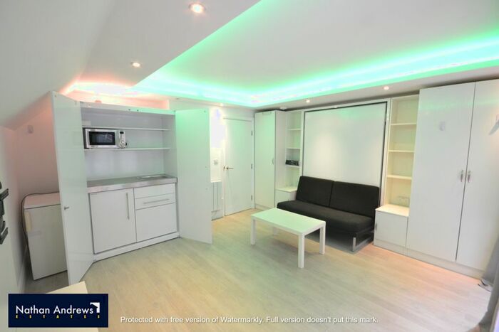 Studio To Rent In Delorme, Hammersmith, W6