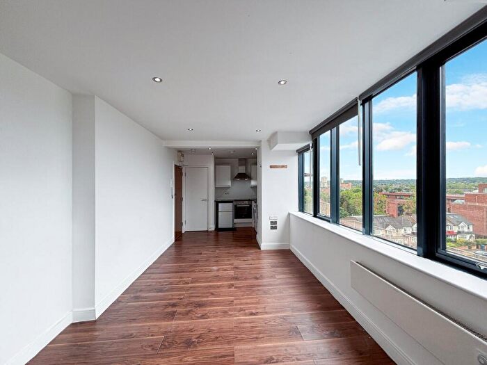 Studio To Rent In Studio Flat, Elmgrove Road, Harrow, HA1