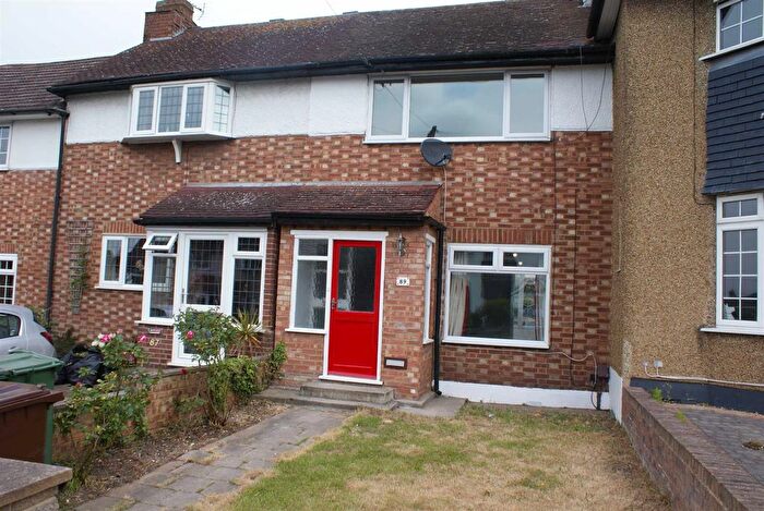 2 Bedroom Detached House To Rent In Epping Way, Chingford, E4