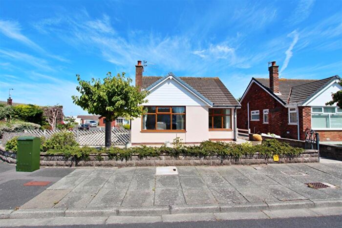 2 Bedroom Detached Bungalow For Sale In Frinton Grove, Bispham, Blackpool, FY2