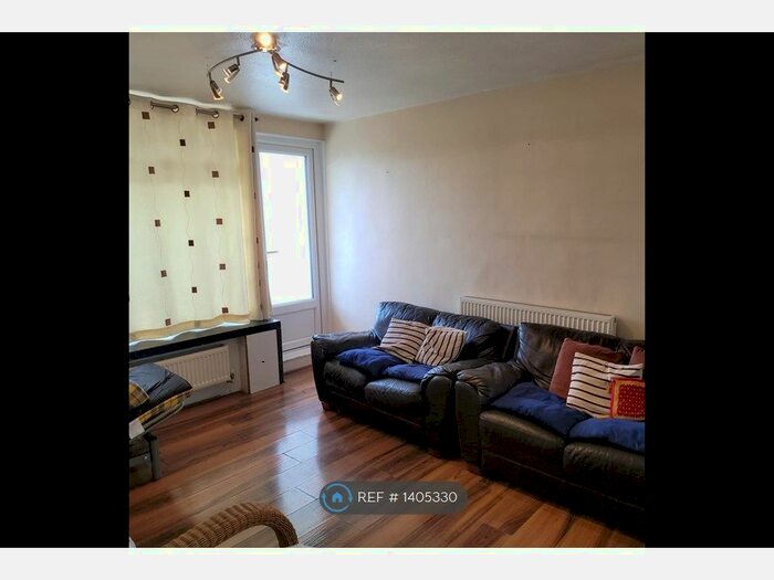 2 Bedroom Flat To Rent In Bramley House, London, SW15