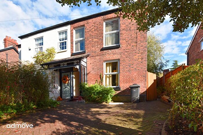 2 Bedroom Property For Sale In Pool Lane, Lymm, WA13