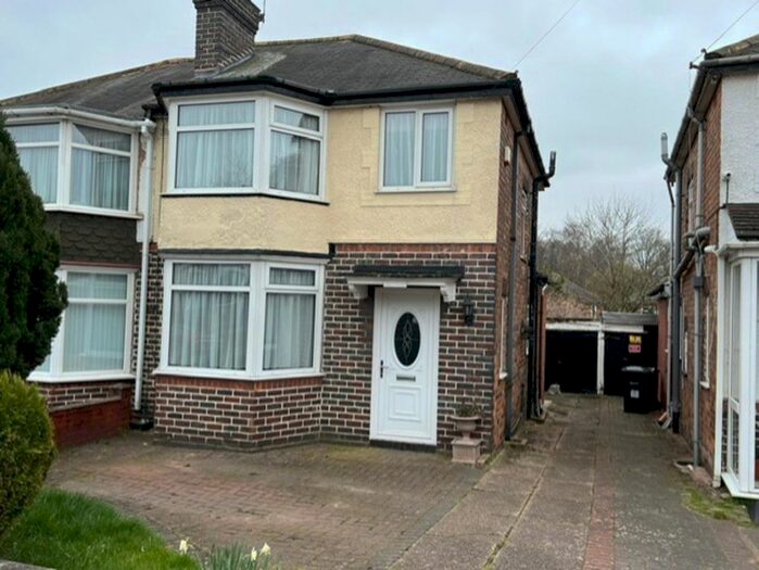 3 Bedroom Semi-Detached House To Rent In Ermington Crescent, Hodge Hill, Birmingham, B36