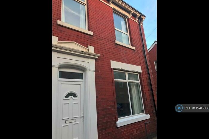 2 Bedroom End Of Terrace House To Rent In Emmanuel Street, Preston, PR1