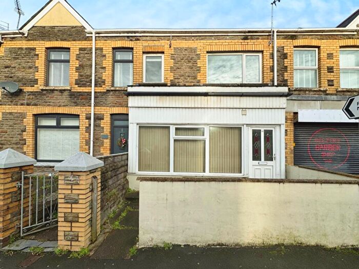3 Bedroom Flat For Sale In Pisgah Street, Kenfig Hill, Bridgend, CF33