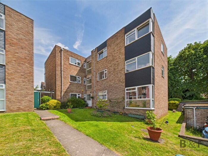 1 Bedroom Flat For Sale In Overnhill Court, Downend, BS16