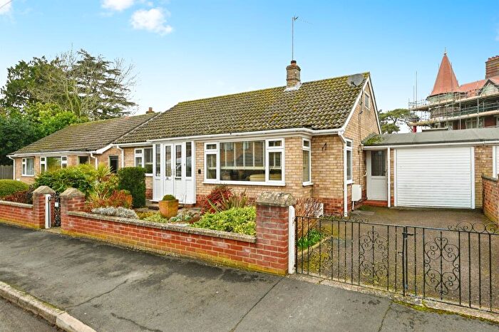 2 Bedroom Detached Bungalow For Sale In Willow Park, King'S Lynn, PE30