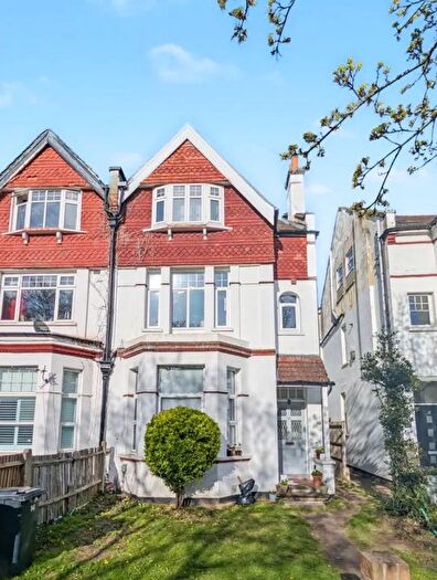 1 Bedroom Flat To Rent In Queen Anne Avenue, Bromley, BR2